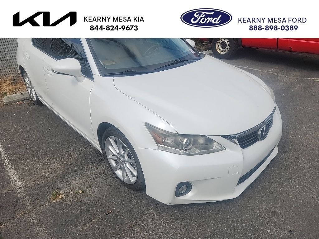 2013 Lexus CT 200h 200h's photo