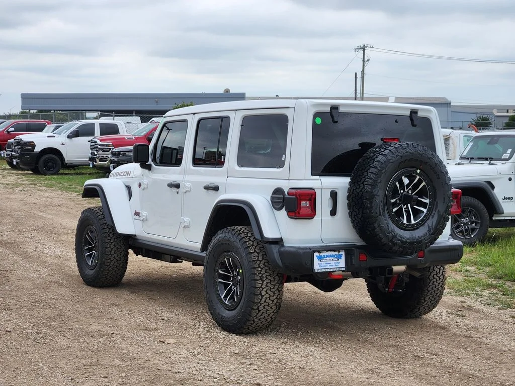 New 2026 Bright White Clear-Coat Exterior Paint Jeep Rubicon X image 3