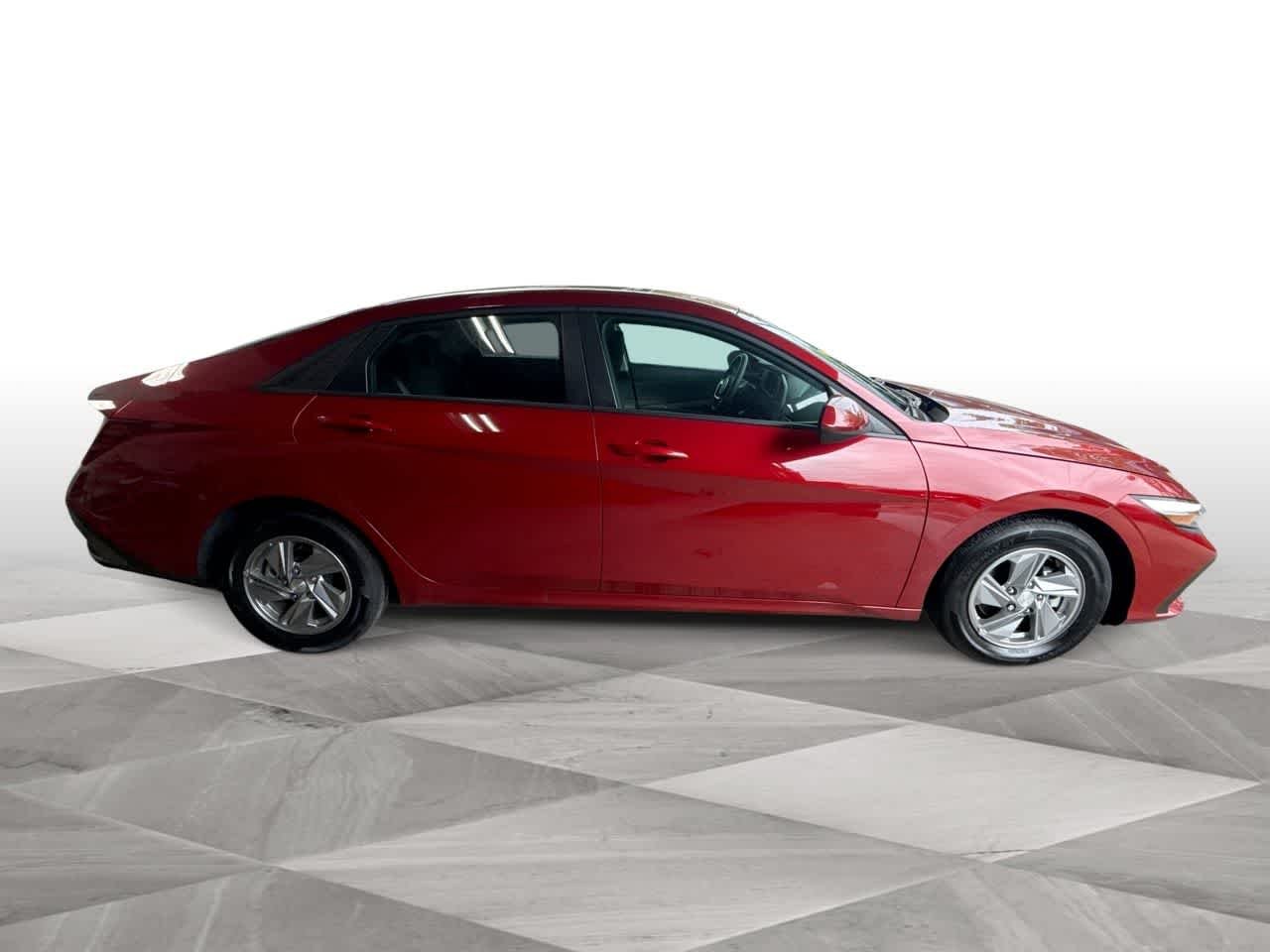 2025 Hyundai Elantra SE - Photo 9