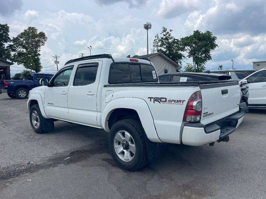 Used 2015 Super White Toyota Base V6 (A5) image 5