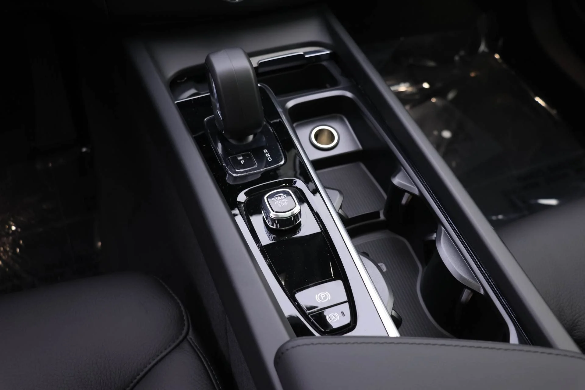 New 2025 White Volvo T8 Plus image 12