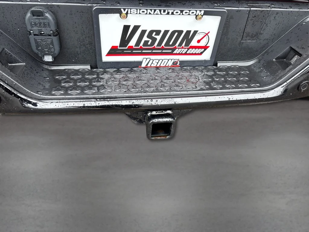 Used 2023 Red Chevrolet Z71 image 13