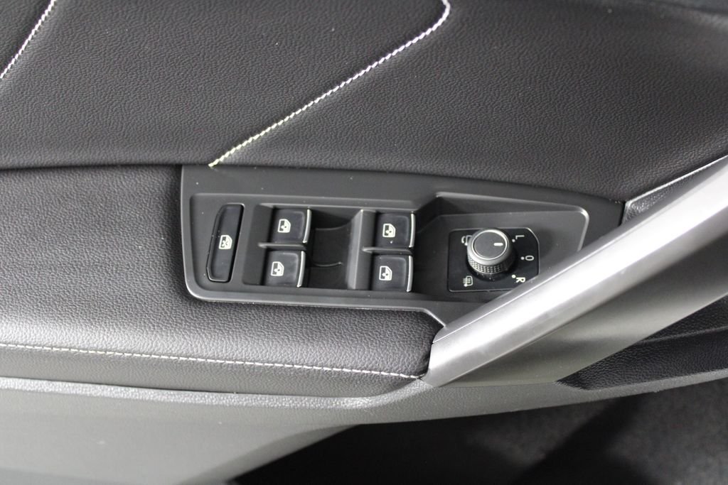 Used 2022 White Volkswagen 2.0T SEL R-Line image 23