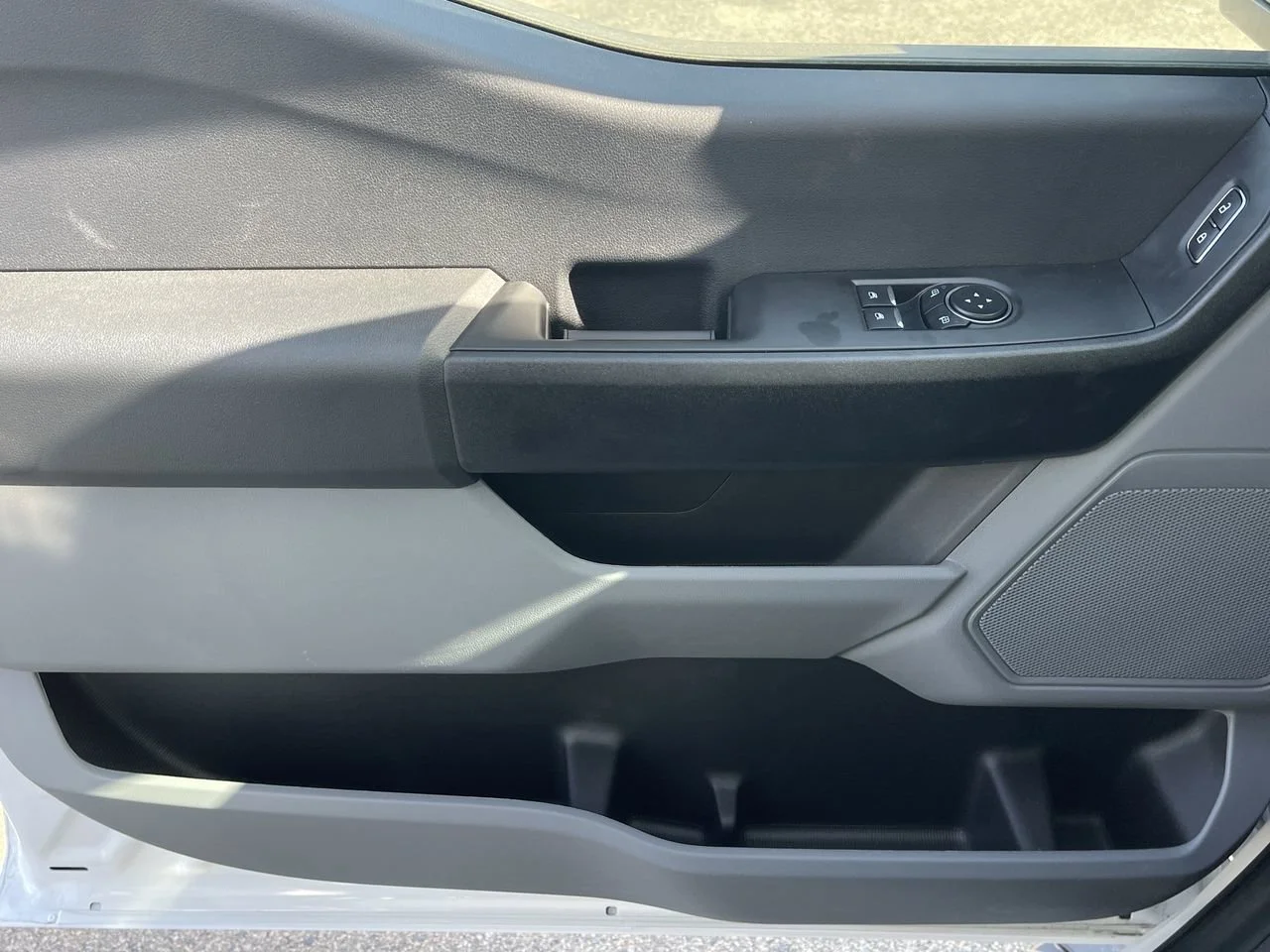 New 2025 Oxford White Ford XL image 19