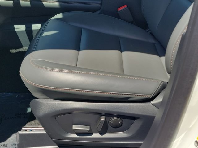 Used 2026 Star White Ford Active image 15