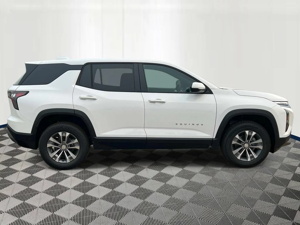 New 2027 Summit White Chevrolet LT image 6