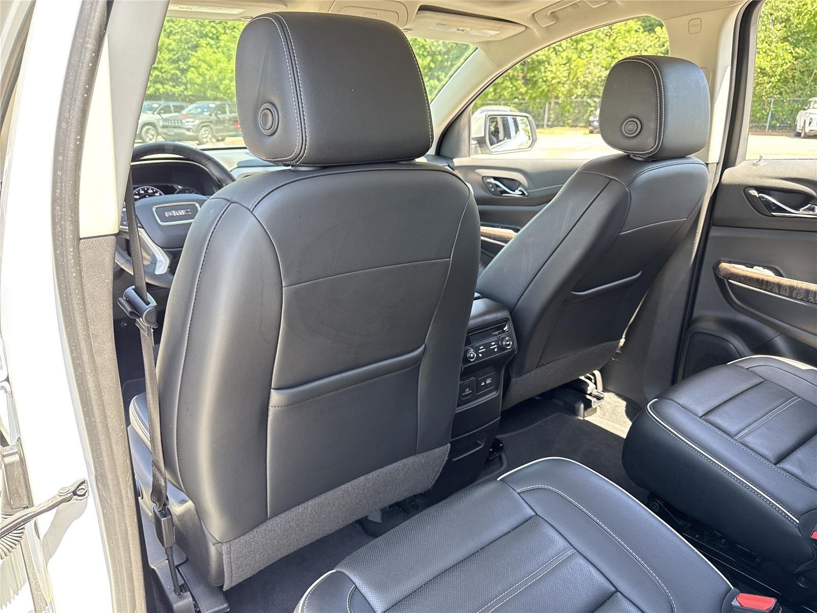 Used 2023 White Frost Tricoat GMC Denali image 23