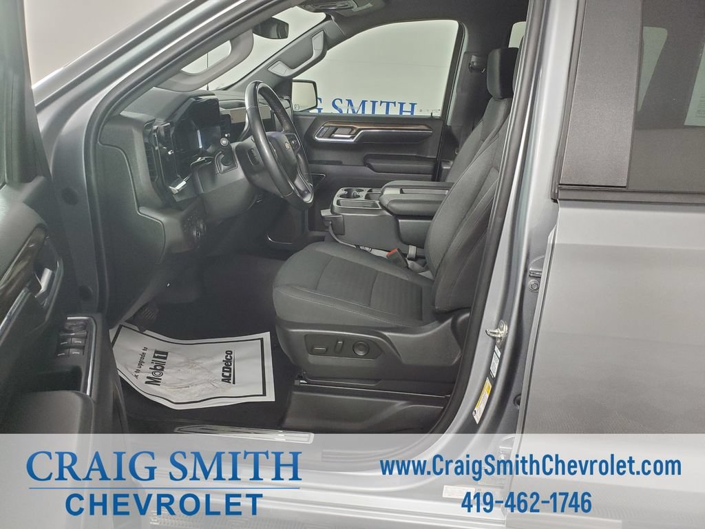 Used 2024 Sterling Gray Metallic Chevrolet LT image 10