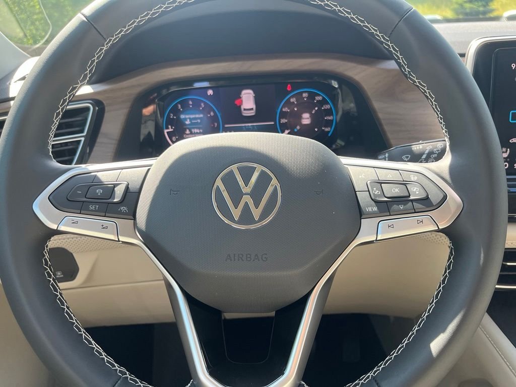 New 2026 White/off-white Volkswagen 2.0T SE image 19