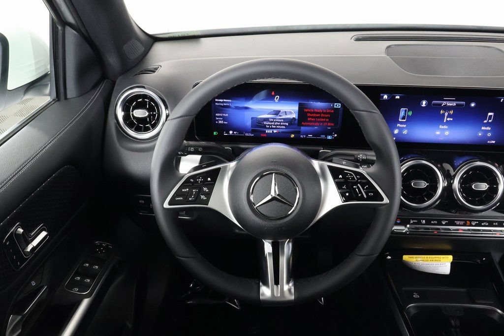 New 2026 Polar White Mercedes-Benz GLB 250 image 13