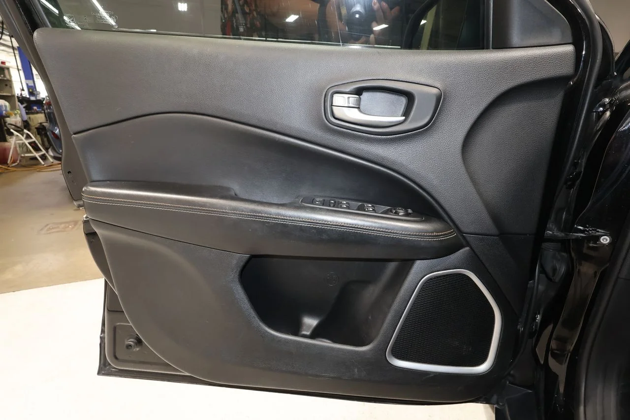 Used 2018 Black Jeep Latitude image 12