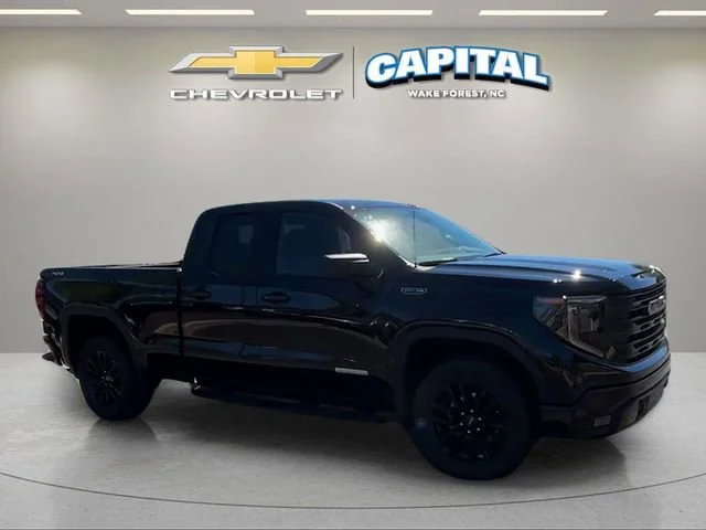 Used 2025 Onyx Black GMC Elevation image 7