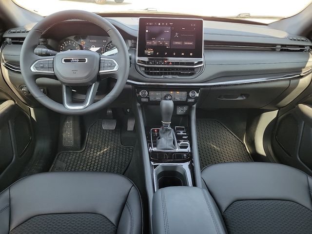 New 2026 Fathom Blue Pearl Coat Jeep Latitude image 9