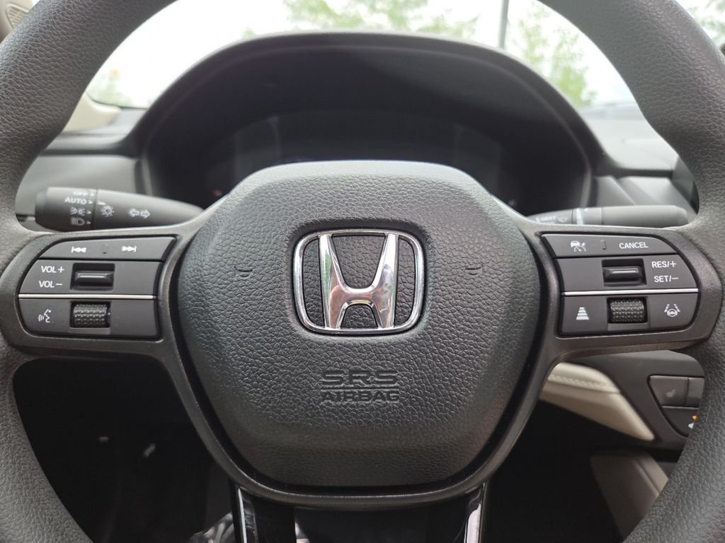 2025 Honda Accord SE - Photo 29