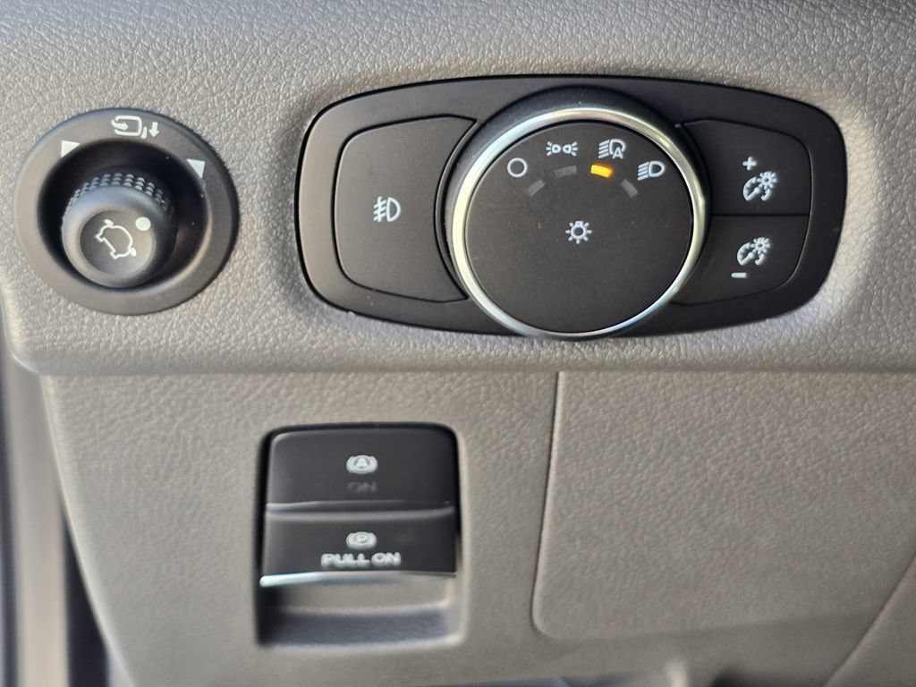 New 2026 Oxford White Ford XLT image 16