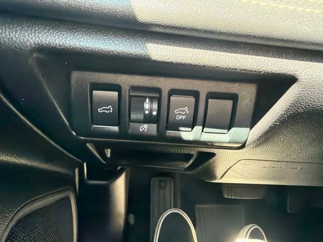 Used 2022 White Subaru Limited image 20