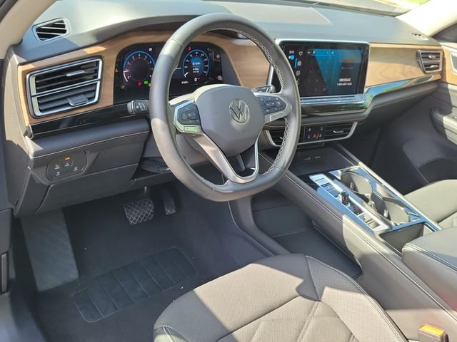 Used 2025 Gray Volkswagen 2.0T SE w/Technology image 6