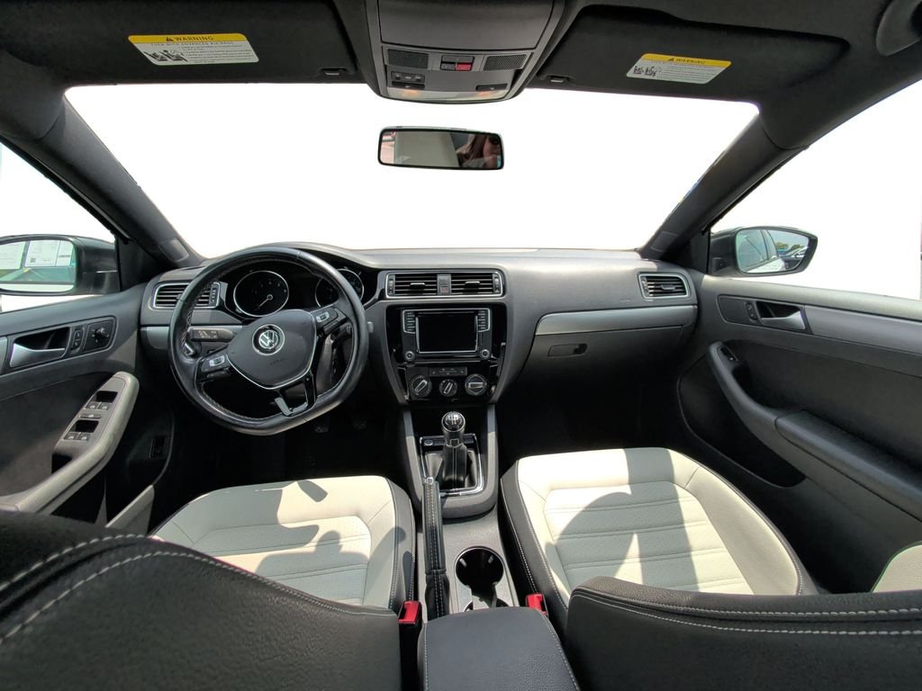 Used 2016 Pure White Volkswagen 1.8T Sport image 9