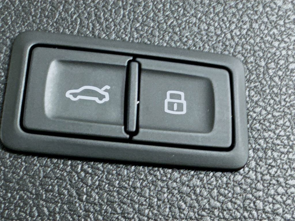 Used 2020 White Audi 45 Premium image 33