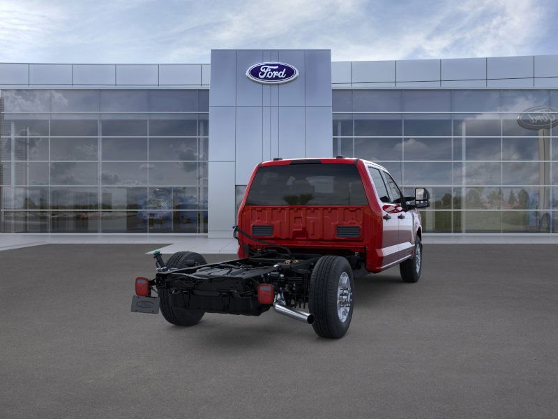 2025 Ford F-350 Super Duty Chassis Cab XLT - Photo 8