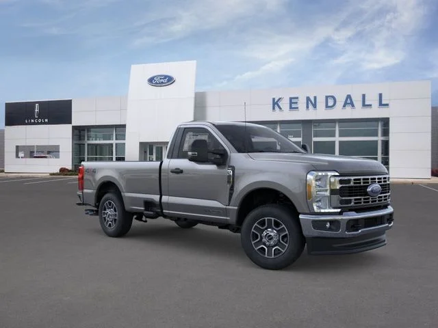 New 2025 Gray Metallic Ford XLT image 7