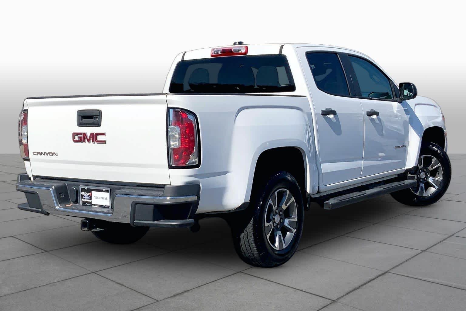 Used 2016 Summit White GMC 2WD image 13