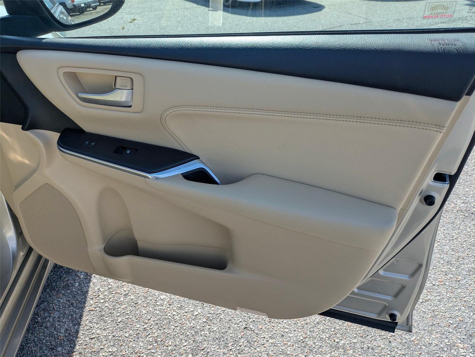 Used 2017 Creme Brulee Mica Toyota XLE image 32