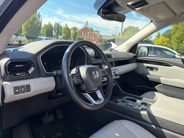 2023 Honda Pilot Touring - Photo 15