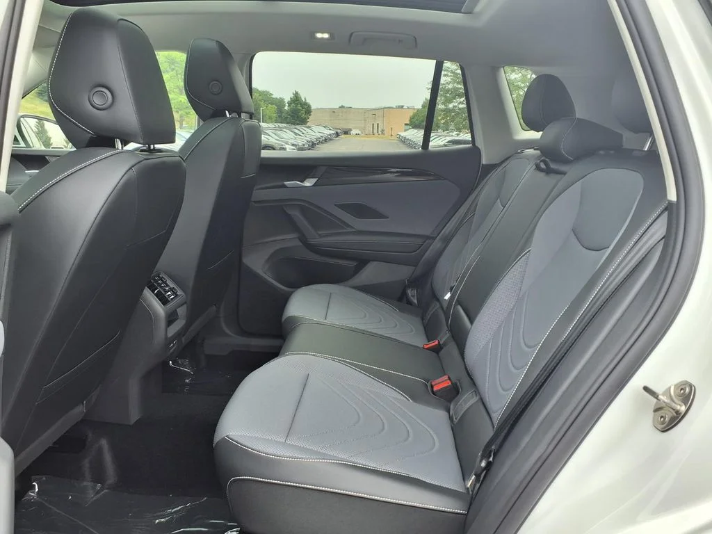 New 2026 Pure White Volkswagen 2.0T SE image 21