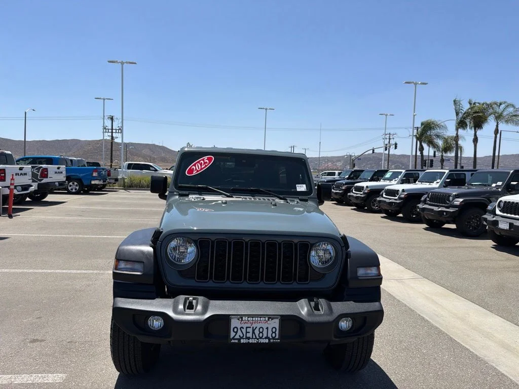 Used 2025 Gray Jeep Sport S image 2
