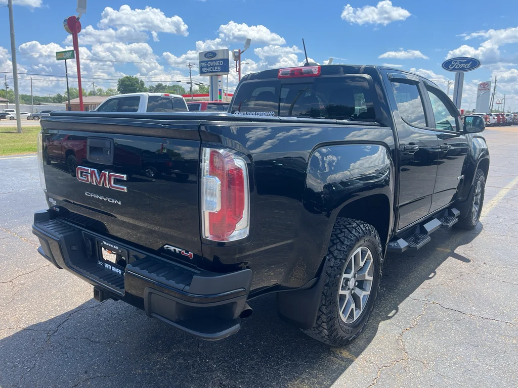 Used 2021 Onyx Black GMC 4WD AT4 w/Cloth image 5