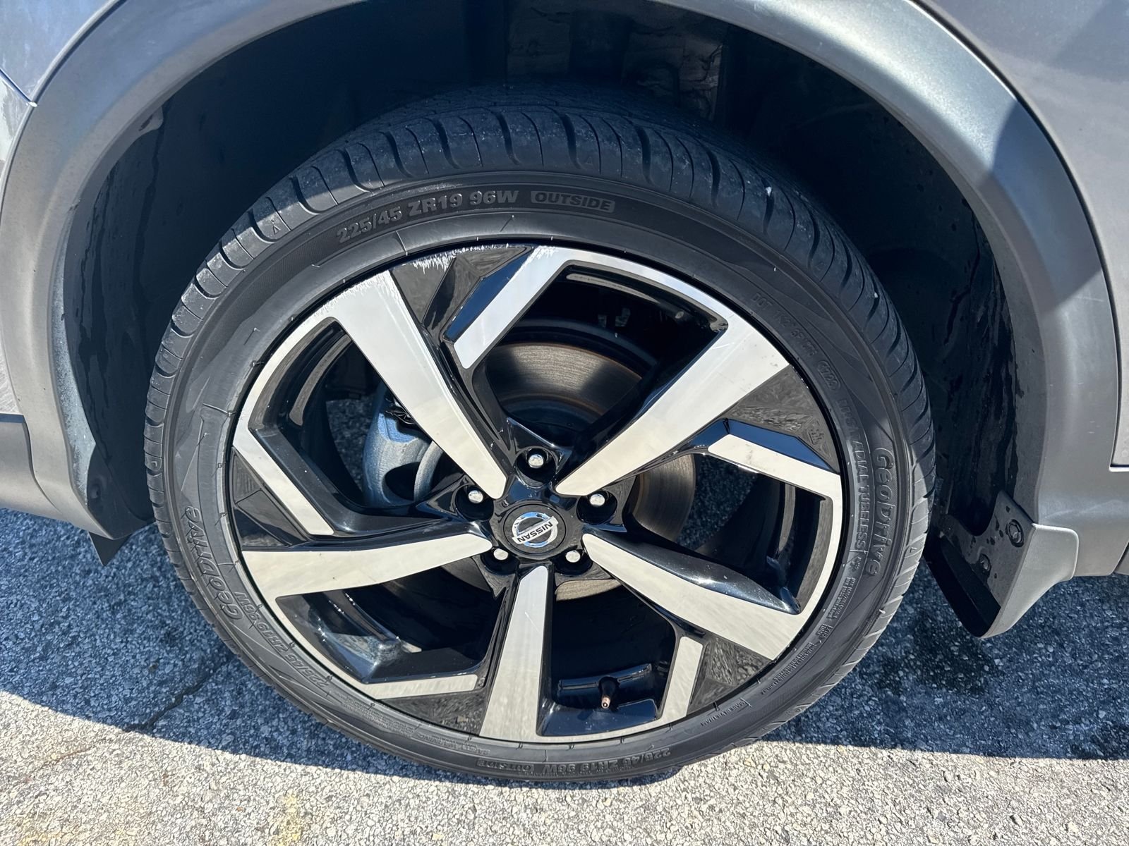 Used 2022 Gun Metallic Nissan SL image 10