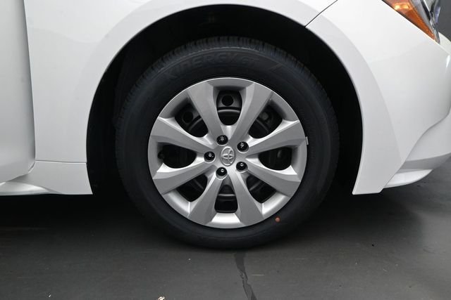 New 2026 Ice Cap Toyota LE image 15