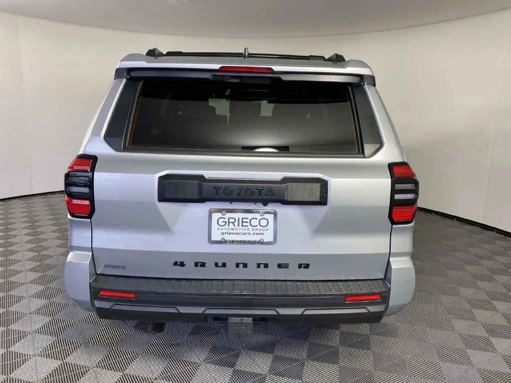 Used 2025 Cutting Edge Toyota SR5 image 7