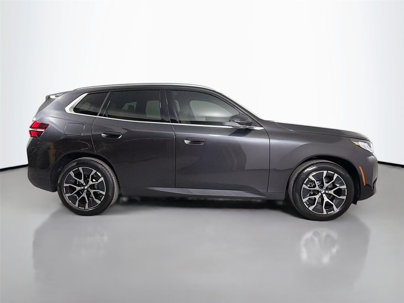 New 2026 Dark Graphite Metallic BMW 30 xDrive image 4