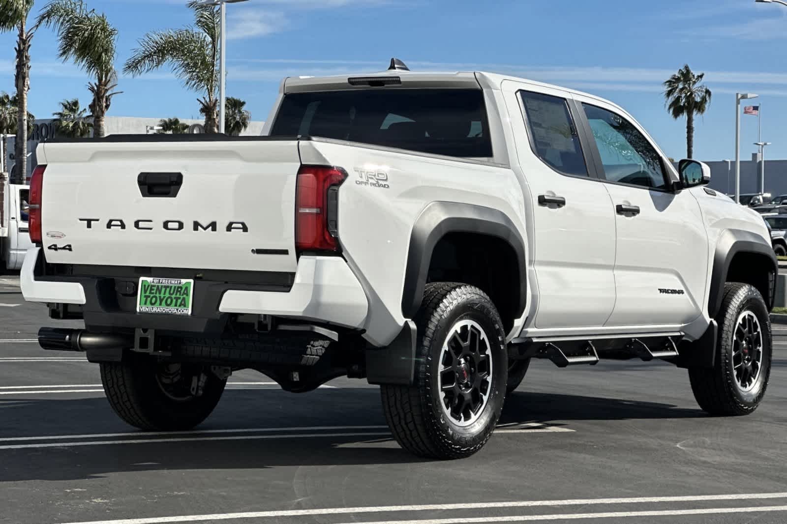 2026 Toyota Tacoma TRD Off Road - Photo 4
