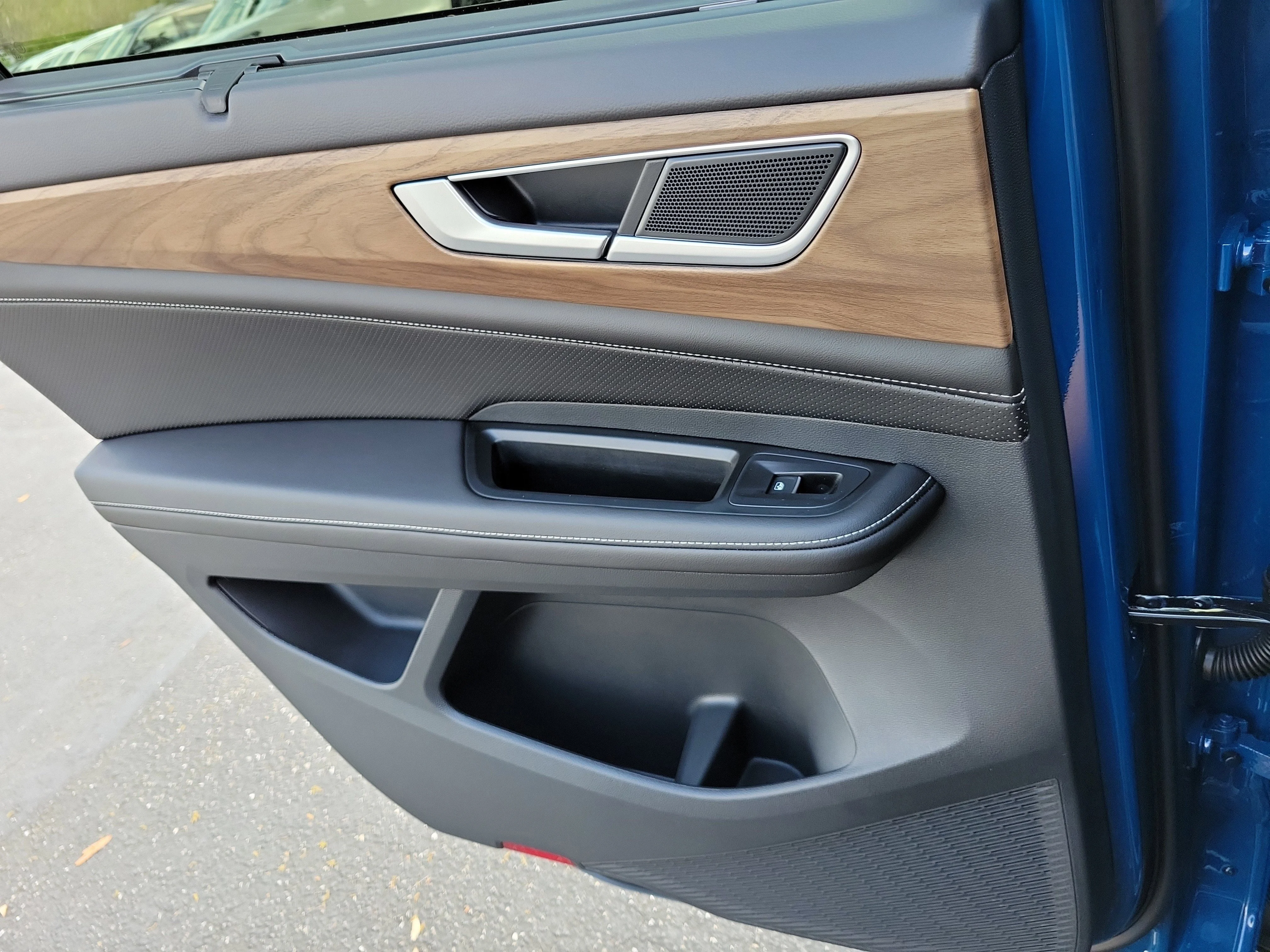 New 2026 Blue Volkswagen 2.0T SE w/Technology image 19