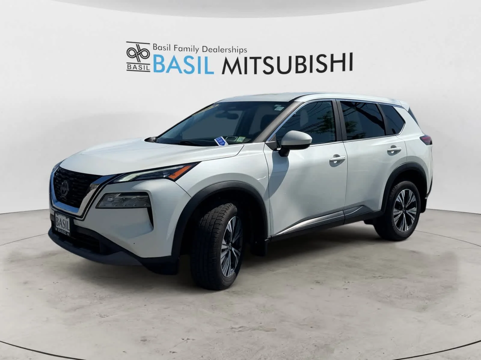 Used 2023 Pearl White Tricoat Nissan SV image 7