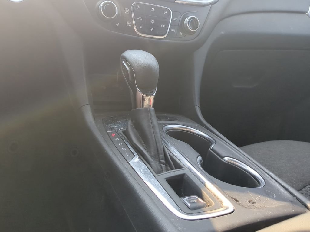 Used 2024 Gray Chevrolet LT image 17