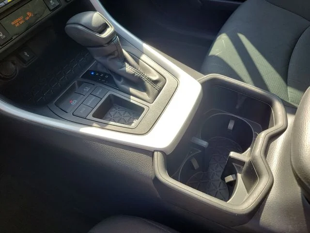 Used 2022 White Toyota XLE image 17