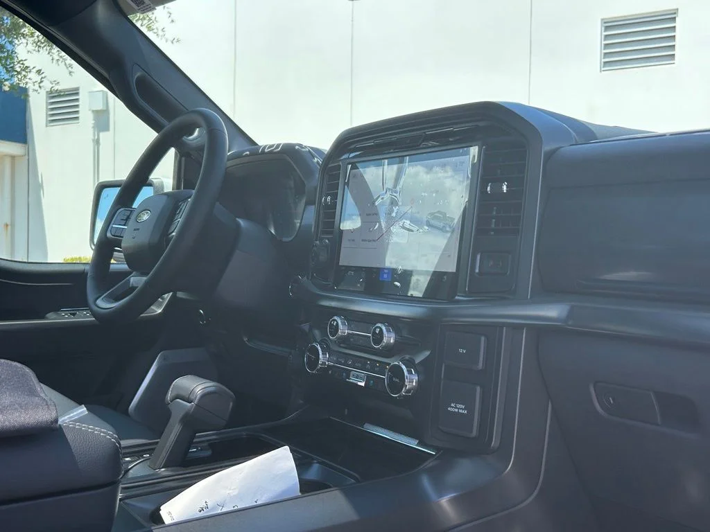 New 2026 Oxford White Ford Lariat image 32