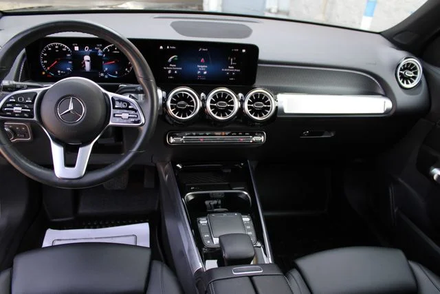 Used 2022  Mercedes-Benz GLB 250 image 26