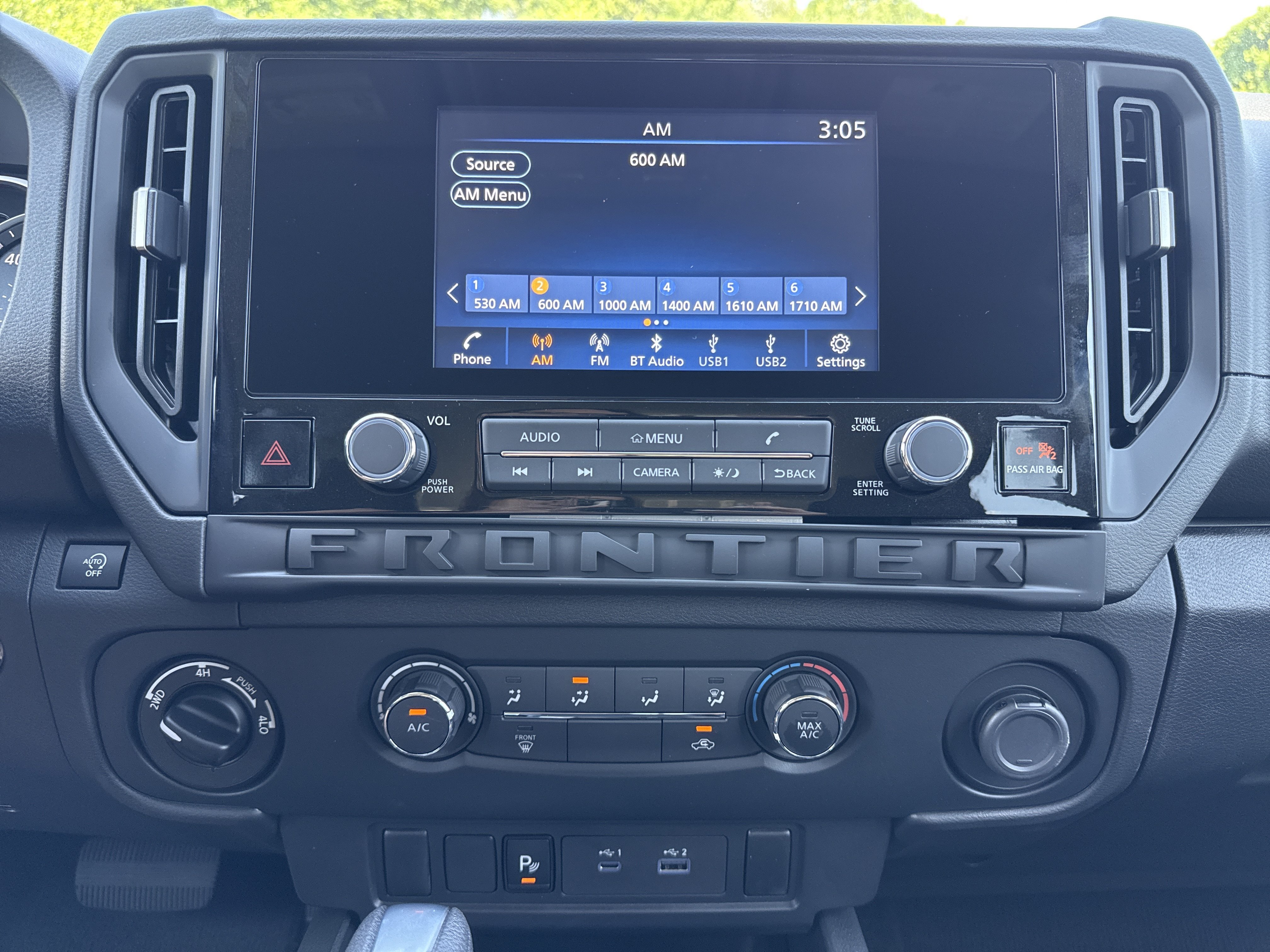 New 2026 Glacier White Nissan Crew Cab S image 14