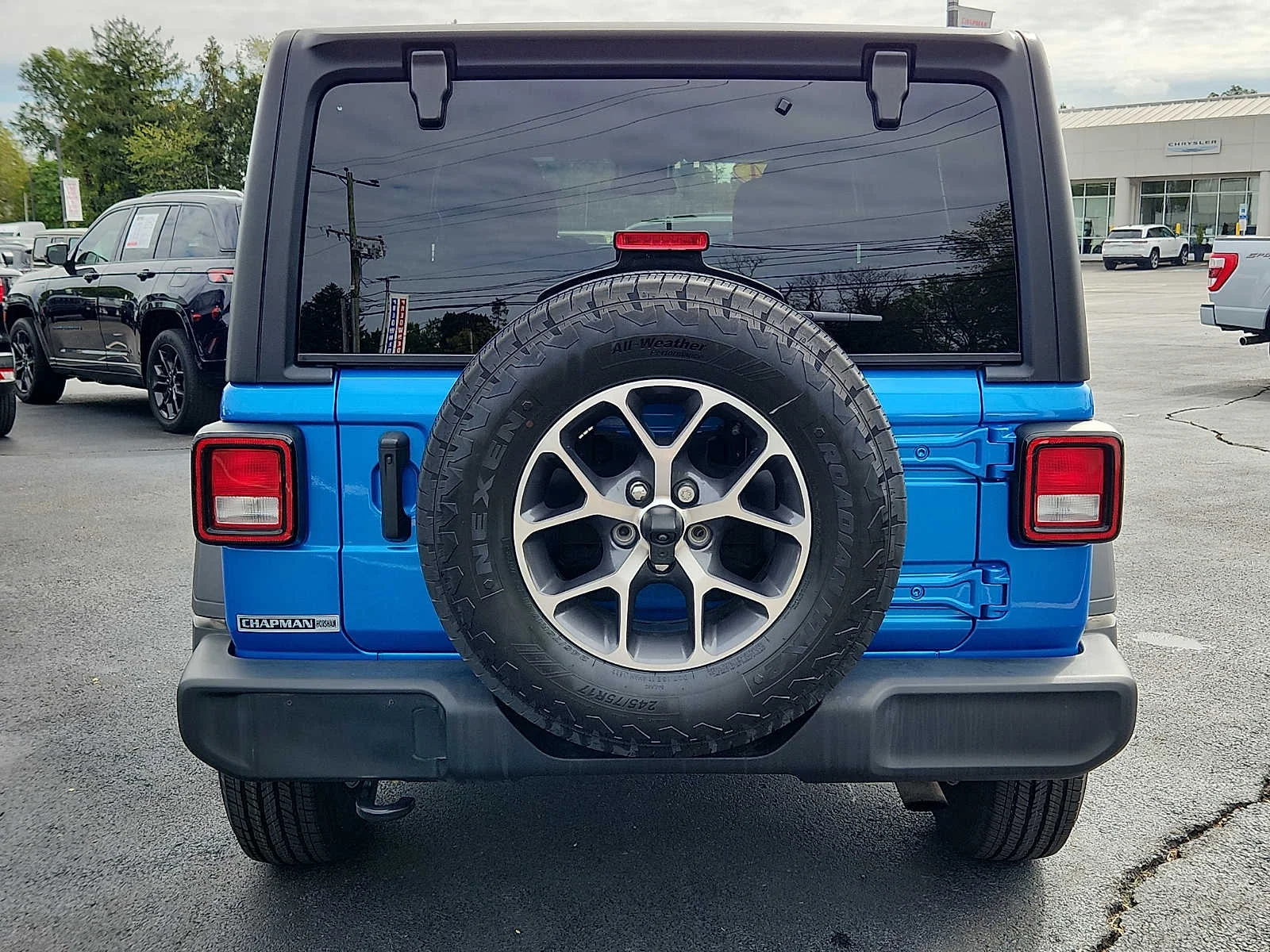 Used 2024 Hydro Blue Pearlcoat Jeep Sport S image 9