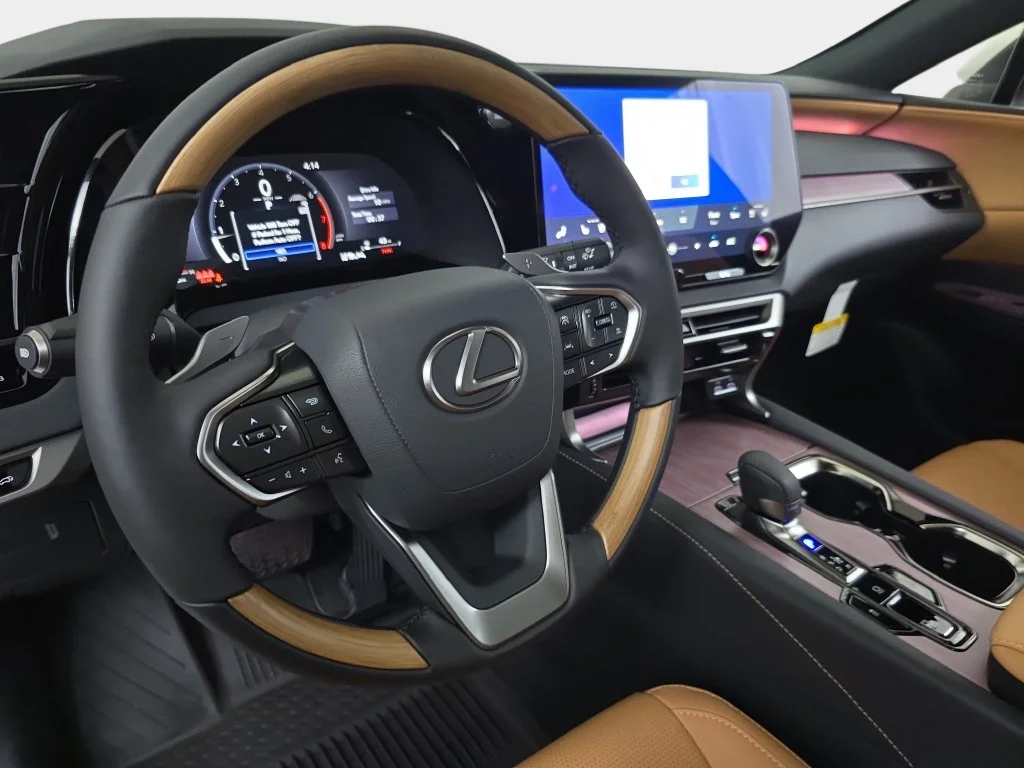 New 2026 Eminent White Pearl Lexus PREMIUM PLUS image 15
