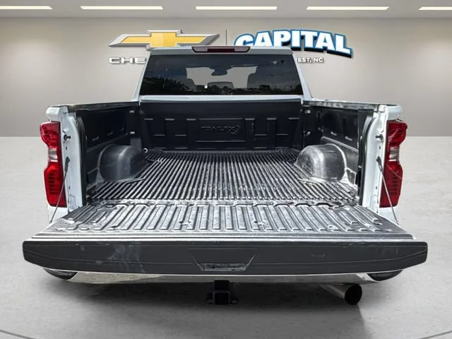 Used 2025 Summit White Chevrolet LT image 31
