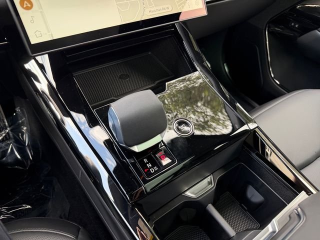 New 2026 Carpathian Grey Land Rover Dynamic SE image 24