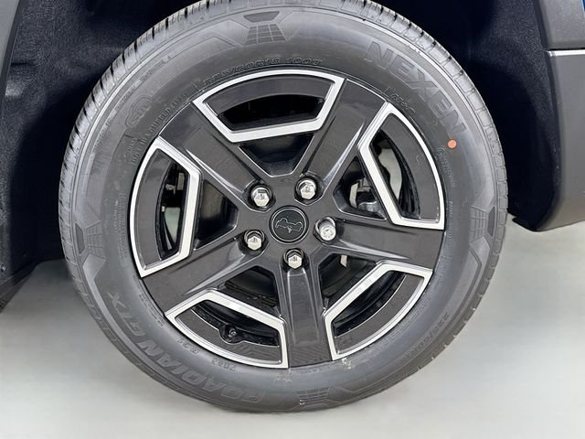 New 2026 Hydro Blue Pearl-Coat Exterior Paint Jeep Limited image 29