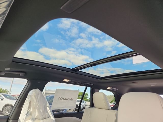 New 2026 Matador Red Mica Lexus PREMIUM image 22