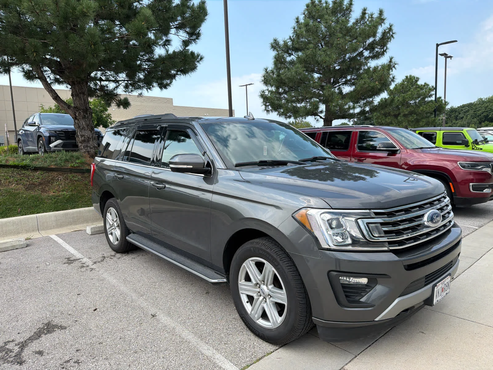Used 2019 Magnetic Metallic Ford XLT image 3
